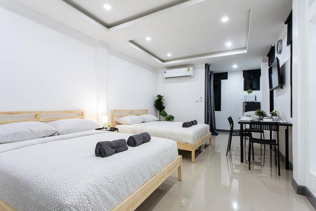 P2 Silom Large 2Beds Full Kitchen Wifi 4-6Pax Apartment Bangkok Luaran gambar