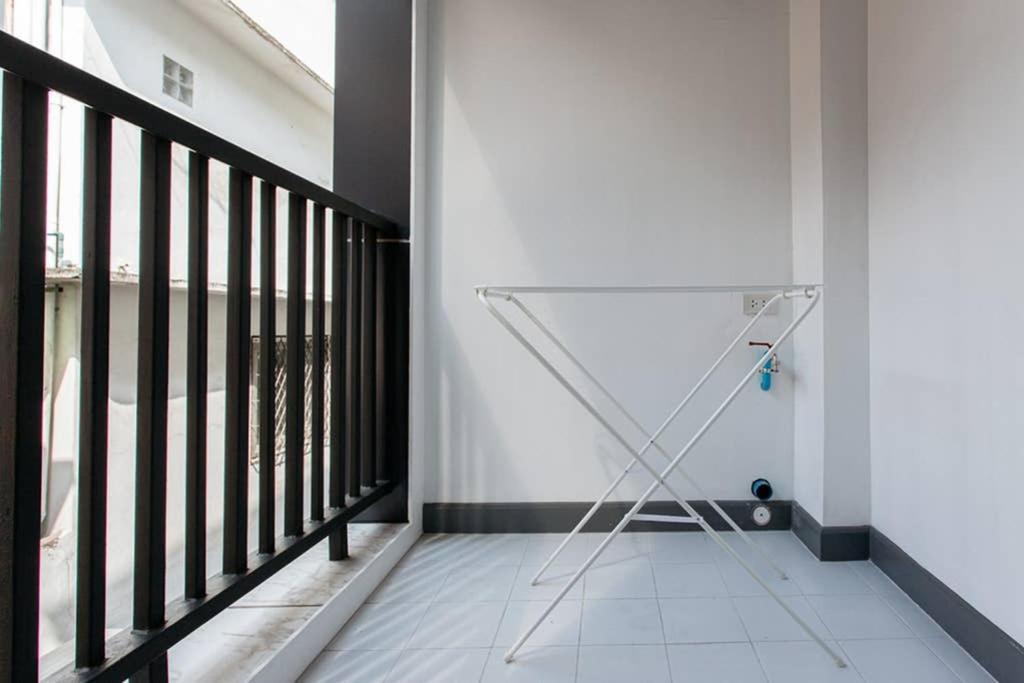P2 Silom Large 2Beds Full Kitchen Wifi 4-6Pax Apartment Bangkok Luaran gambar
