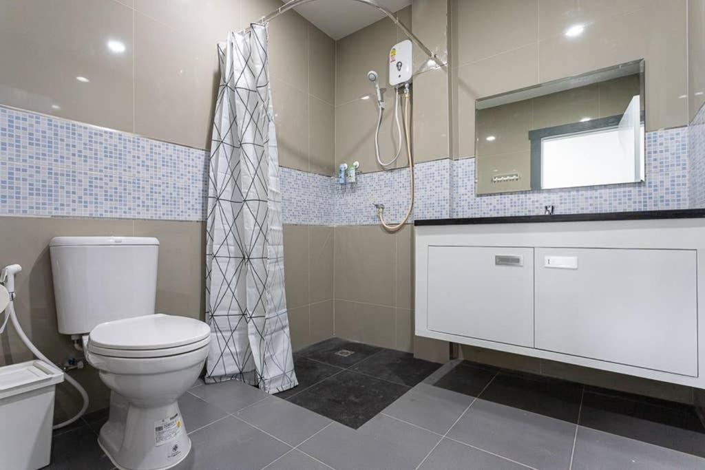 P2 Silom Large 2Beds Full Kitchen Wifi 4-6Pax Apartment Bangkok Luaran gambar